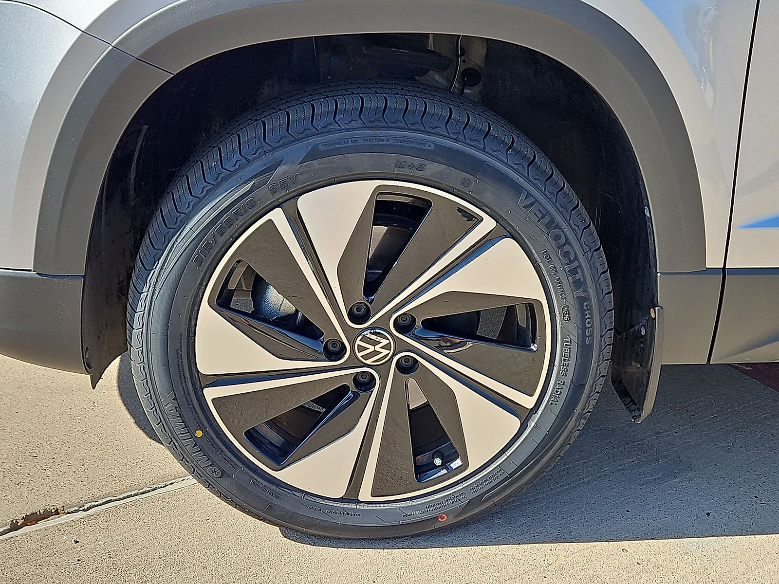 Certified 2024 Volkswagen Taos SE AWD/4WD image 11