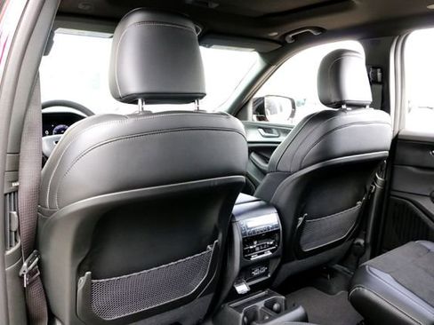 New 2025 Jeep Grand Cherokee L Altitude RWD image 16