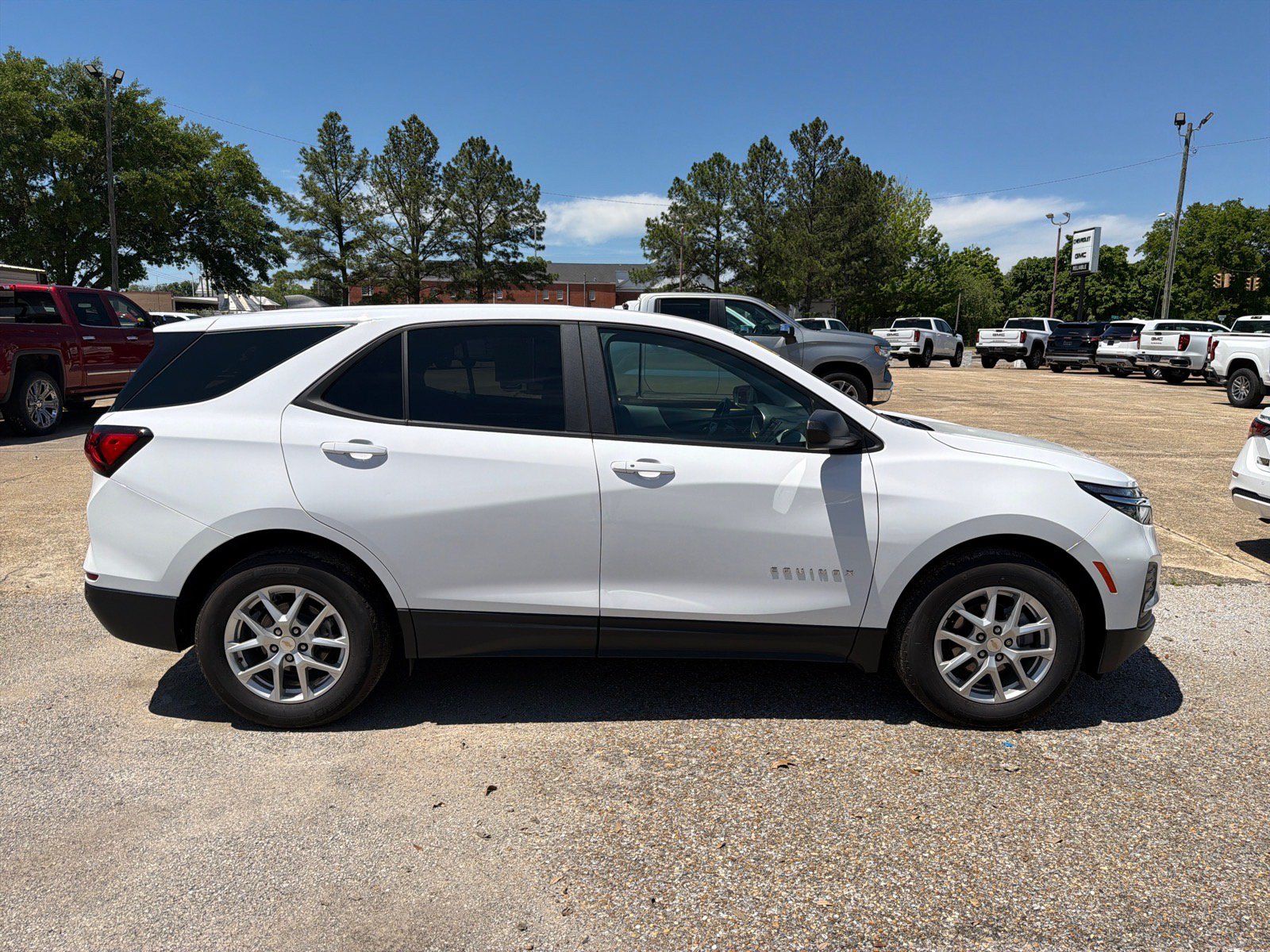 Used 2024 Chevrolet Equinox LS w/ LS Convenience Package FWD image 6