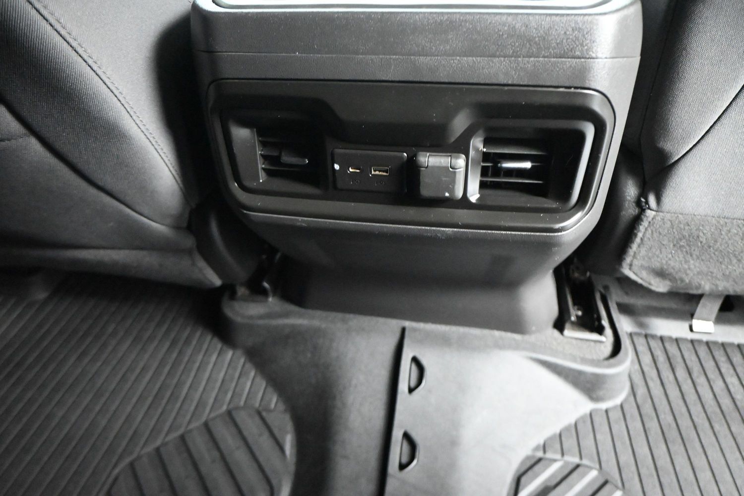 Used 2020 Chevrolet Silverado 1500 RST AWD/4WD image 10