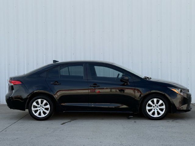 Used 2024 Toyota Corolla LE FWD image 3