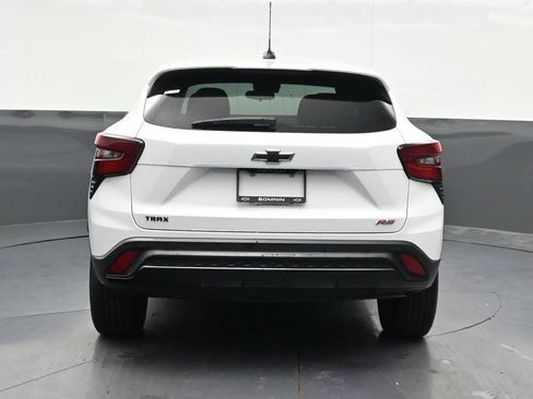 Used 2024 Chevrolet Trax RS w/ Driver Confidence Package FWD image 4