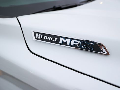 Used 2025 Toyota Tundra Platinum image 12