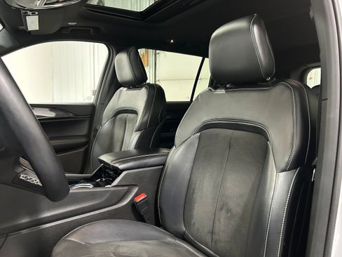 Used 2021 Jeep Grand Cherokee L Laredo image 22