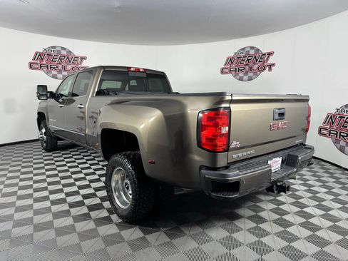 Used 2015 GMC Sierra 3500 Denali image 5