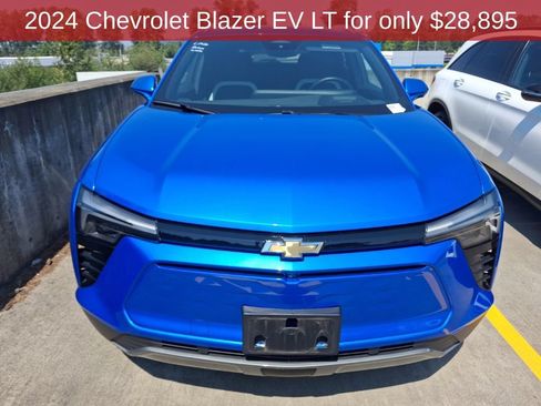 Used 2024 Chevrolet Blazer EV LT AWD/4WD image 3
