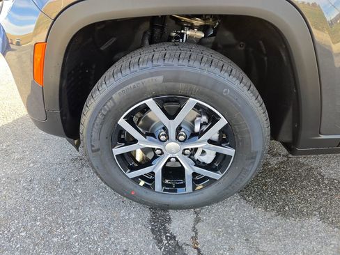 New 2025 Jeep Grand Cherokee Limited image 31