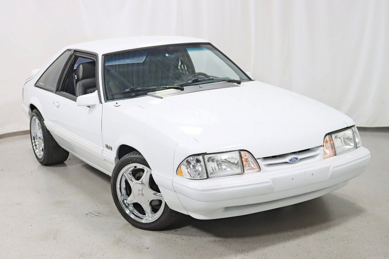 Used 1989 Ford Mustang LX RWD image 6