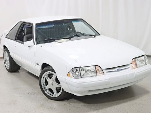 Used 1989 Ford Mustang LX RWD image 6
