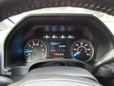 Used 2018 Ford F150 XLT w/ Equipment Group 302A Luxury AWD/4WD image 22