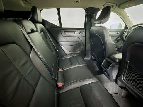 Used 2022 Volvo XC40 T5 Momentum AWD/4WD image 25