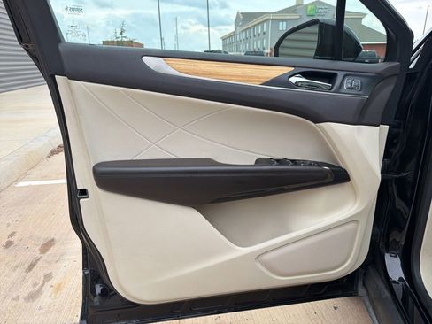 Used 2016 Lincoln MKC Select w/ Select Plus Package FWD image 24