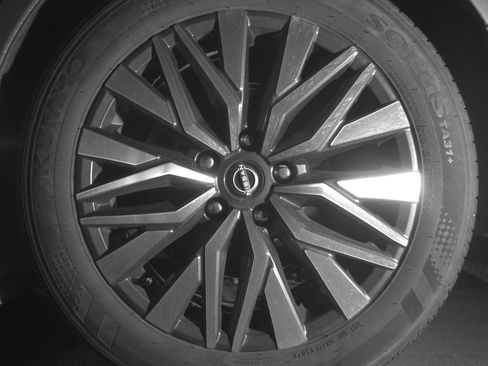 Used 2025 Nissan Altima 2.5 SV image 13