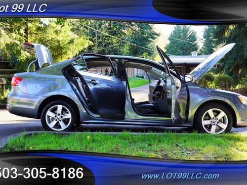 Used 2012 Volkswagen Jetta TDI FWD image 30