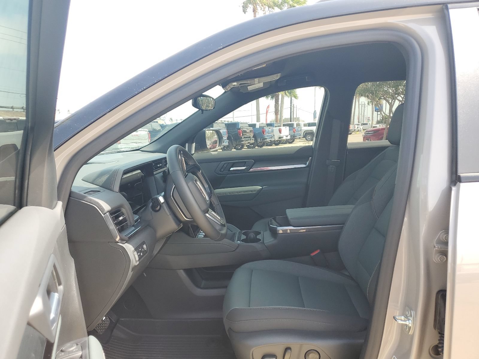 New 2027 GMC Terrain AT4 w/ LPO, Floor Liner Package AWD/4WD image 17