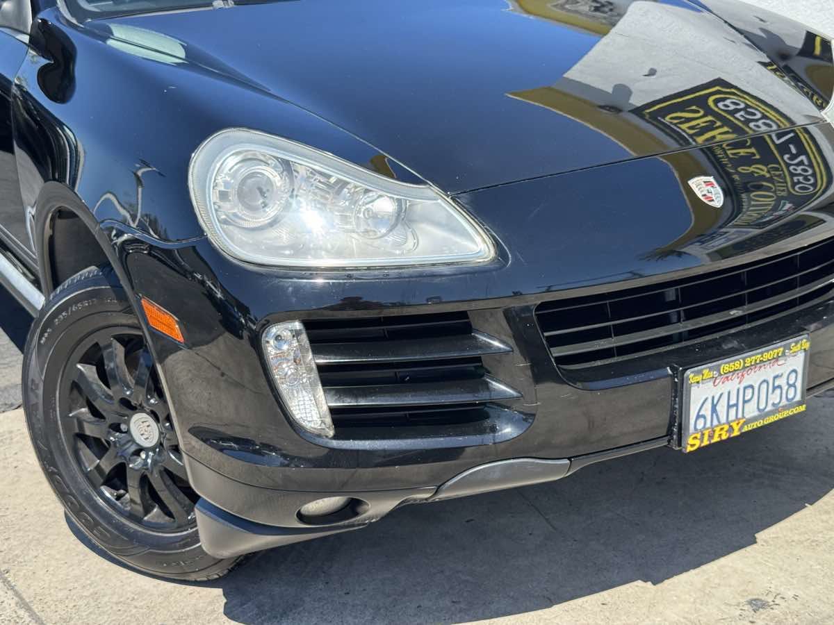 Used 2010 Porsche Cayenne AWD/4WD image 3