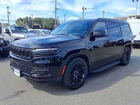 Used 2024 Jeep Wagoneer Series II w/ Convenience Group I AWD/4WD image 4