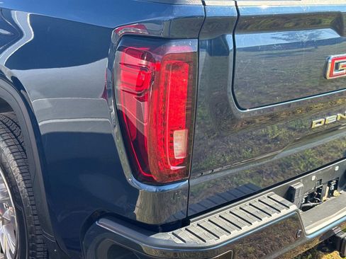 Used 2021 GMC Sierra 1500 Denali w/ Technology Package AWD/4WD image 7
