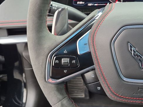 Used 2022 Chevrolet Corvette Stingray Premium Cpe w/ Z51 Performance Package RWD image 19