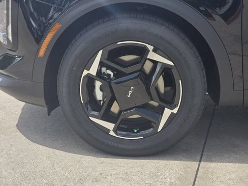 New 2026 Kia Sportage EX FWD image 9