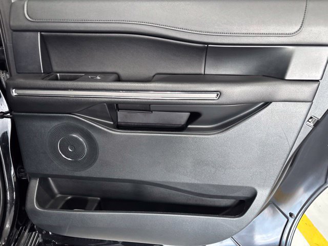 Used 2020 Ford Expedition Max XLT w/ Equipment Group 202A RWD image 34