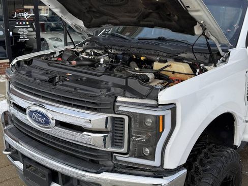 Used 2017 Ford F250 XLT w/ XLT Premium Package image 32