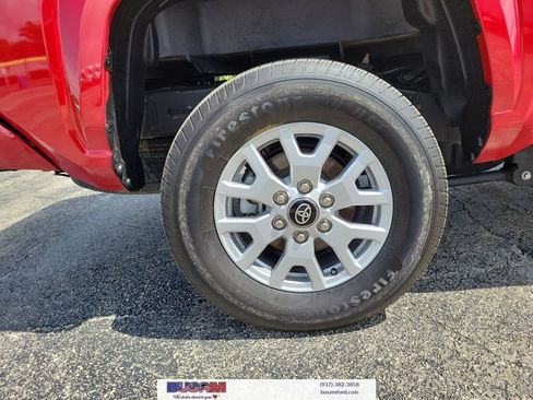 Used 2025 Toyota Tacoma SR5 AWD/4WD image 6