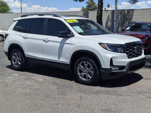 Used 2025 Honda Passport TrailSport image 1