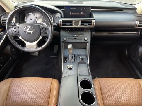 Used 2016 Lexus IS 200t image 15
