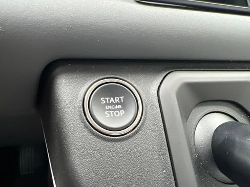 Used 2025 Land Rover Defender 110 X-Dynamic SE AWD/4WD image 20
