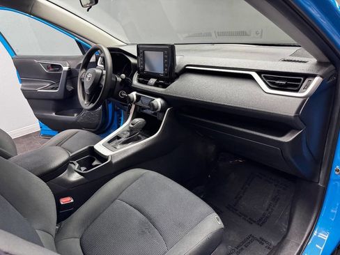 Used 2020 Toyota RAV4 LE FWD image 57