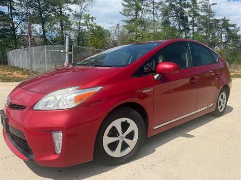 Used 2015 Toyota Prius Two image 1
