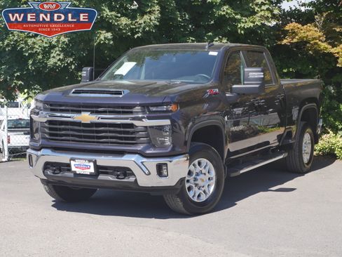 Used 2024 Chevrolet Silverado 3500 LT w/ Convenience Package AWD/4WD image 1