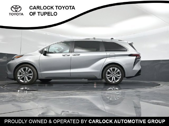 Used 2023 Toyota Sienna Platinum FWD image 61