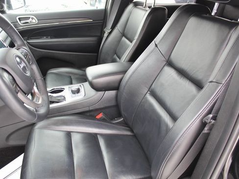 Used 2019 Jeep Grand Cherokee Limited image 14