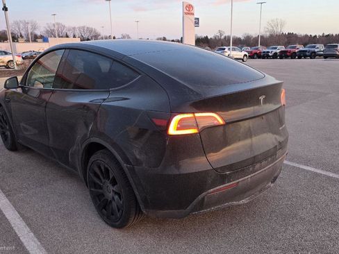 Used 2024 Tesla Model Y Long Range image 13