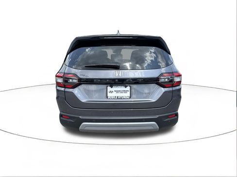 Used 2025 Honda Pilot EX-L image 4