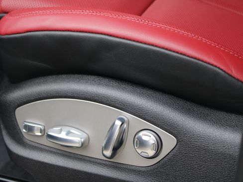 Used 2026 Porsche Macan GTS AWD/4WD image 27
