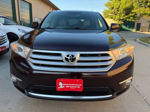 Used 2011 Toyota Highlander SE image 2