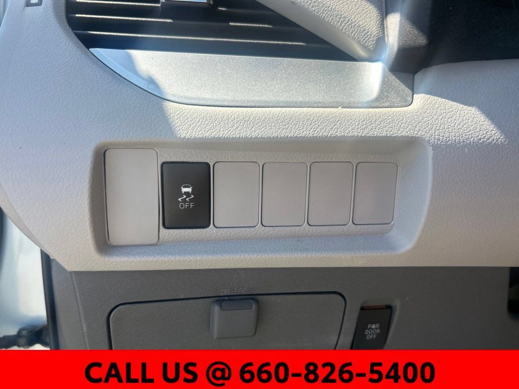 Used 2017 Toyota Sienna LE FWD image 12