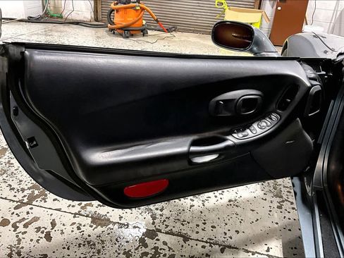 Used 2003 Chevrolet Corvette Convertible w/ Preferred Equipment Group1 RWD image 19