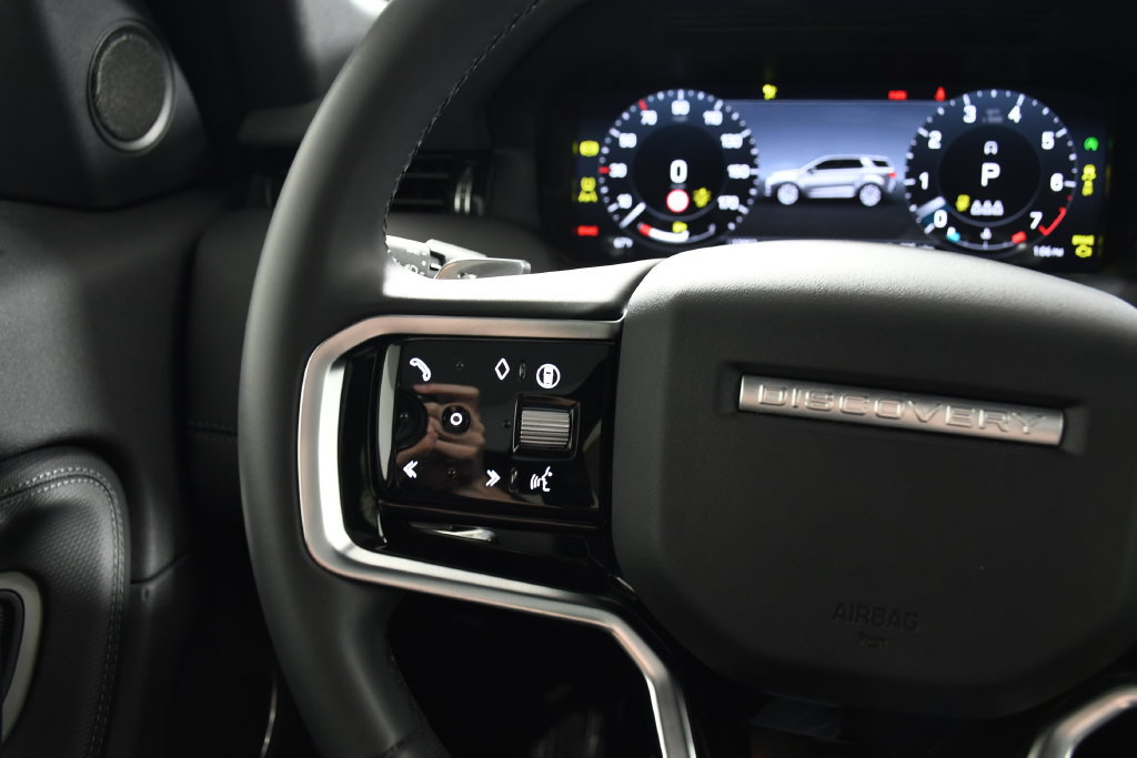 Certified 2025 Land Rover Discovery Sport Dynamic SE AWD/4WD image 29