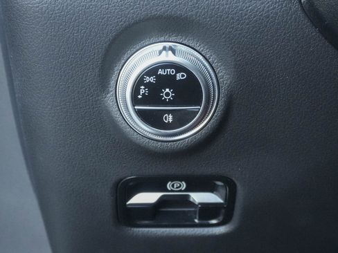Used 2023 Mercedes-Benz C 300 4MATIC Sedan image 16