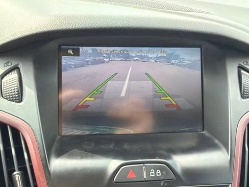 Used 2014 Ford Focus Titanium FWD image 18