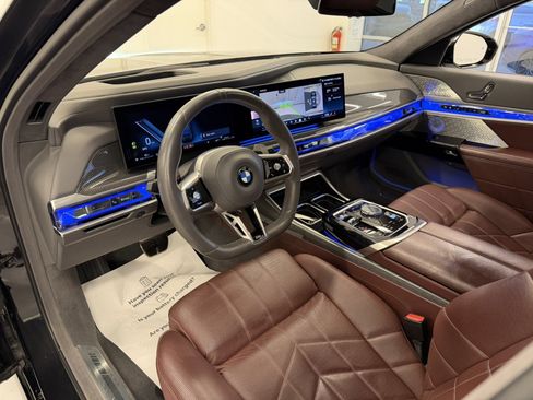 Used 2023 BMW 760i xDrive image 34
