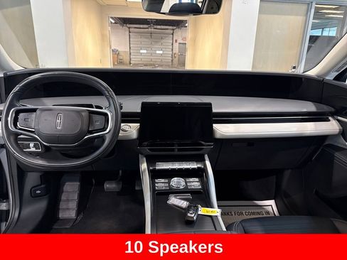 Used 2024 Lincoln Nautilus Reserve image 13