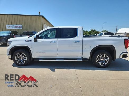 New 2025 GMC Sierra 1500 SLT w/ SLT Premium Package image 10