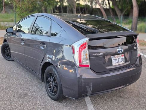 Used 2014 Toyota Prius Two image 14