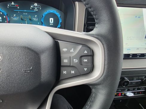 New 2025 Ford Bronco Outer Banks w/ Sasquatch Package AWD/4WD image 24