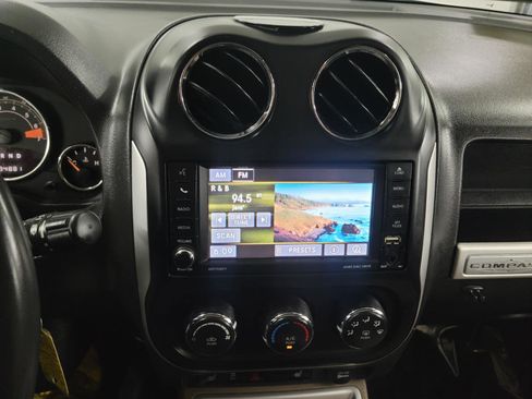 Used 2015 Jeep Compass High Altitude AWD/4WD image 17